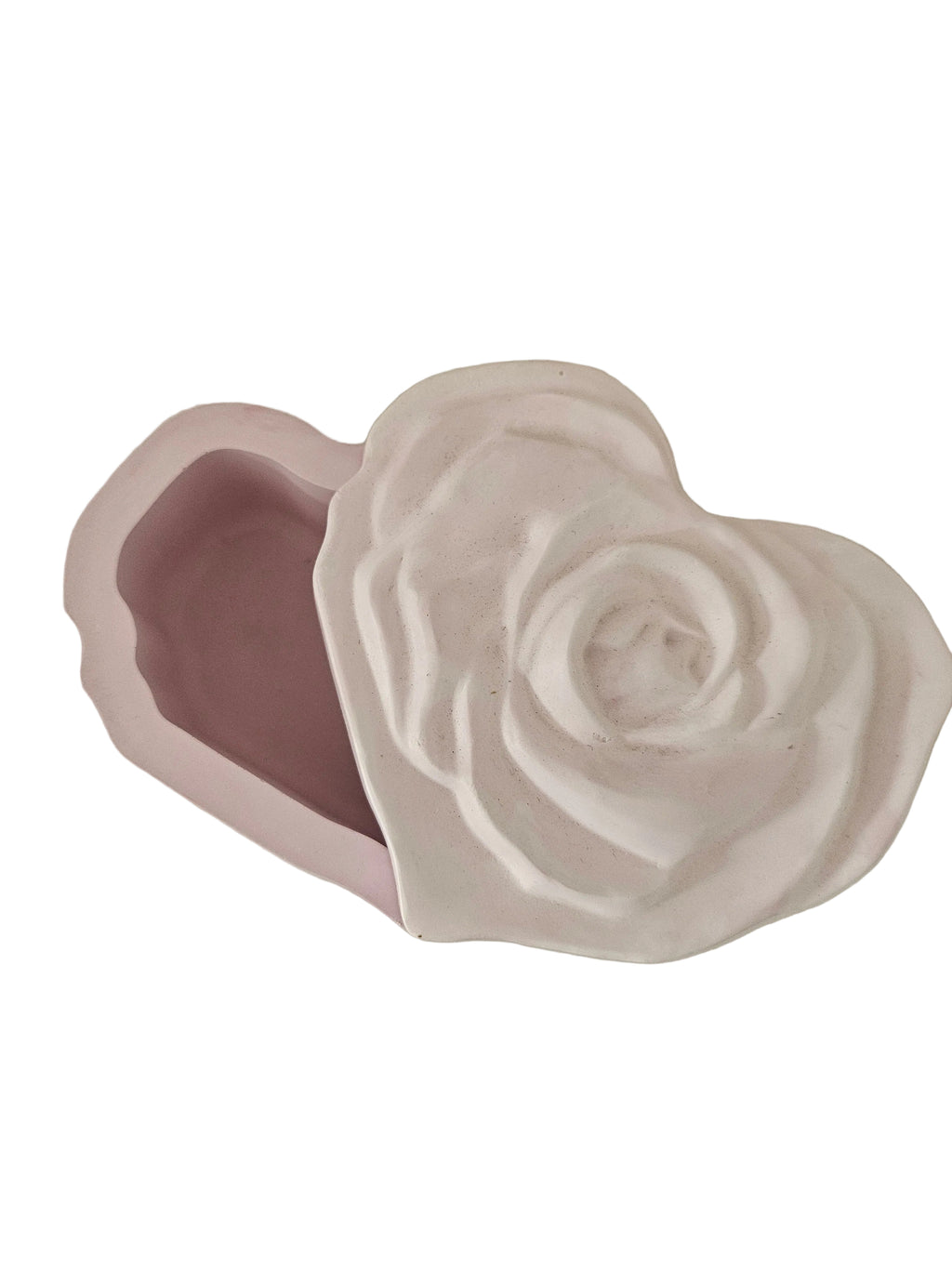 Boite en forme de coeur et rose