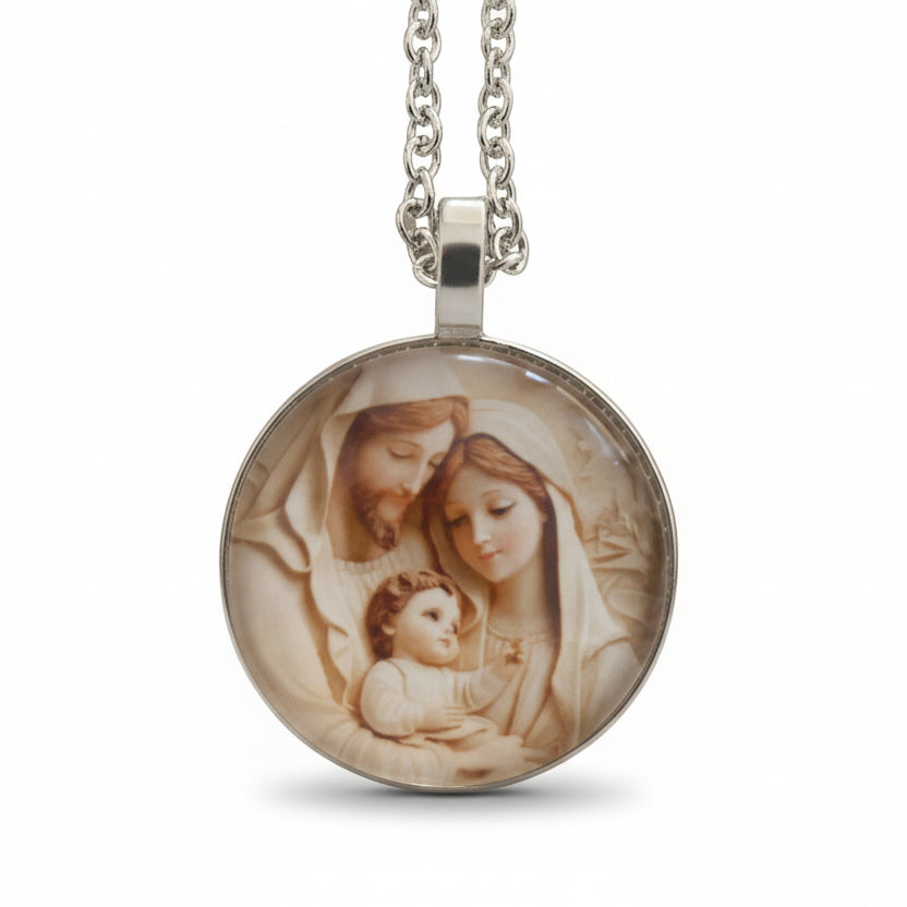 Pendentif avec collier Sainte Famille